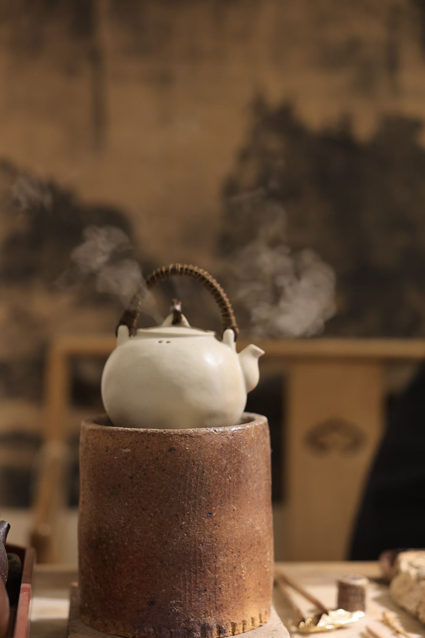 品茶赏器交友  人生最好的状态，大抵如此：手中有茶，心中有书，眼底有光，前路有方