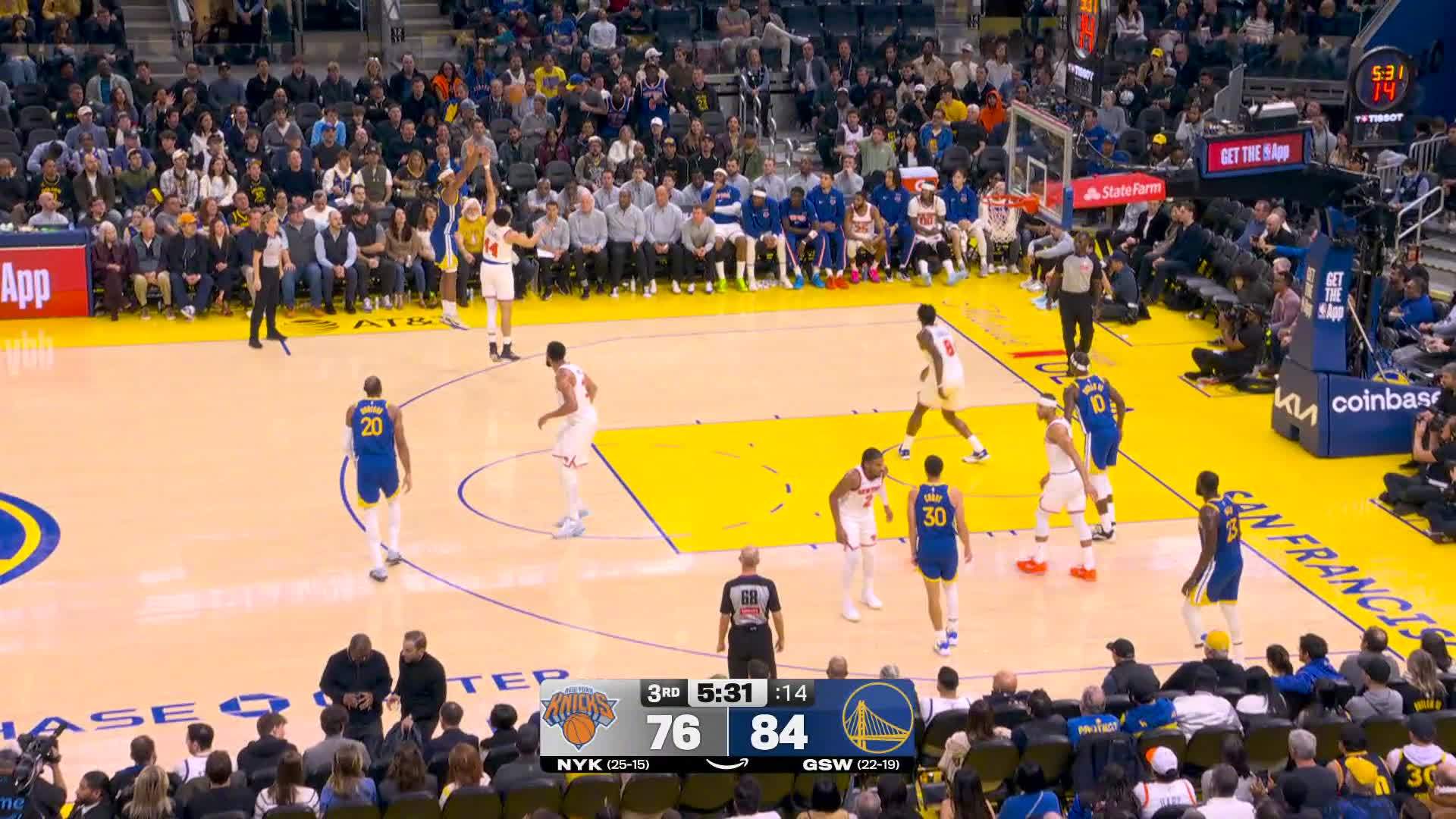 穆迪今天三分8中7，已拿下21分☔️尼克斯vs勇士