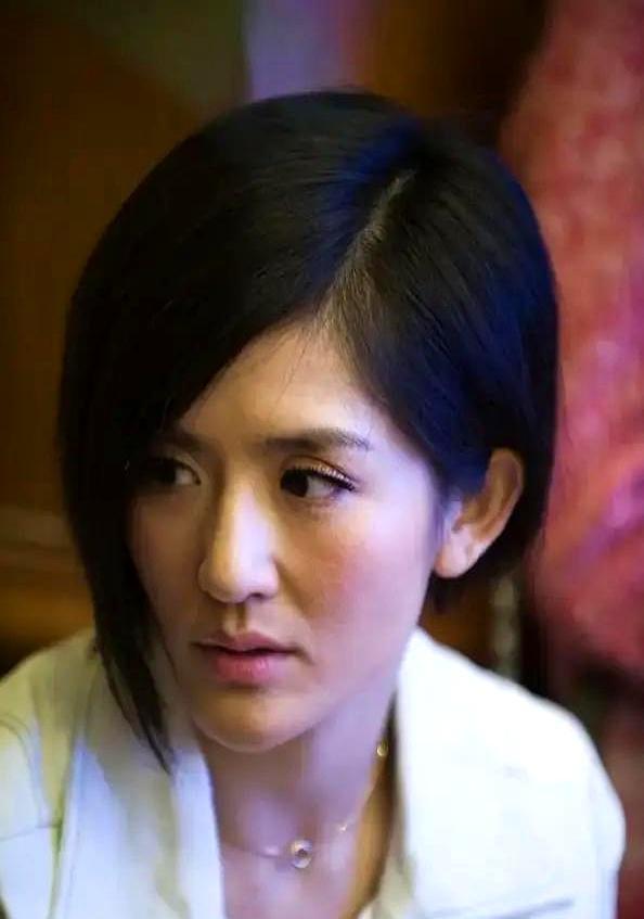 传了快8年的「谢娜欠包文婧12万不还」，居然是综艺剪辑造出来的假瓜？
 
201