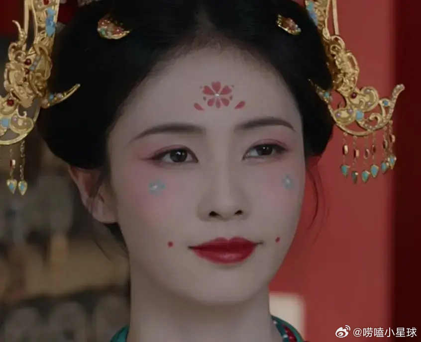 卢昱晓、田曦薇、白鹿，三人婚服造型谁赢了？ 