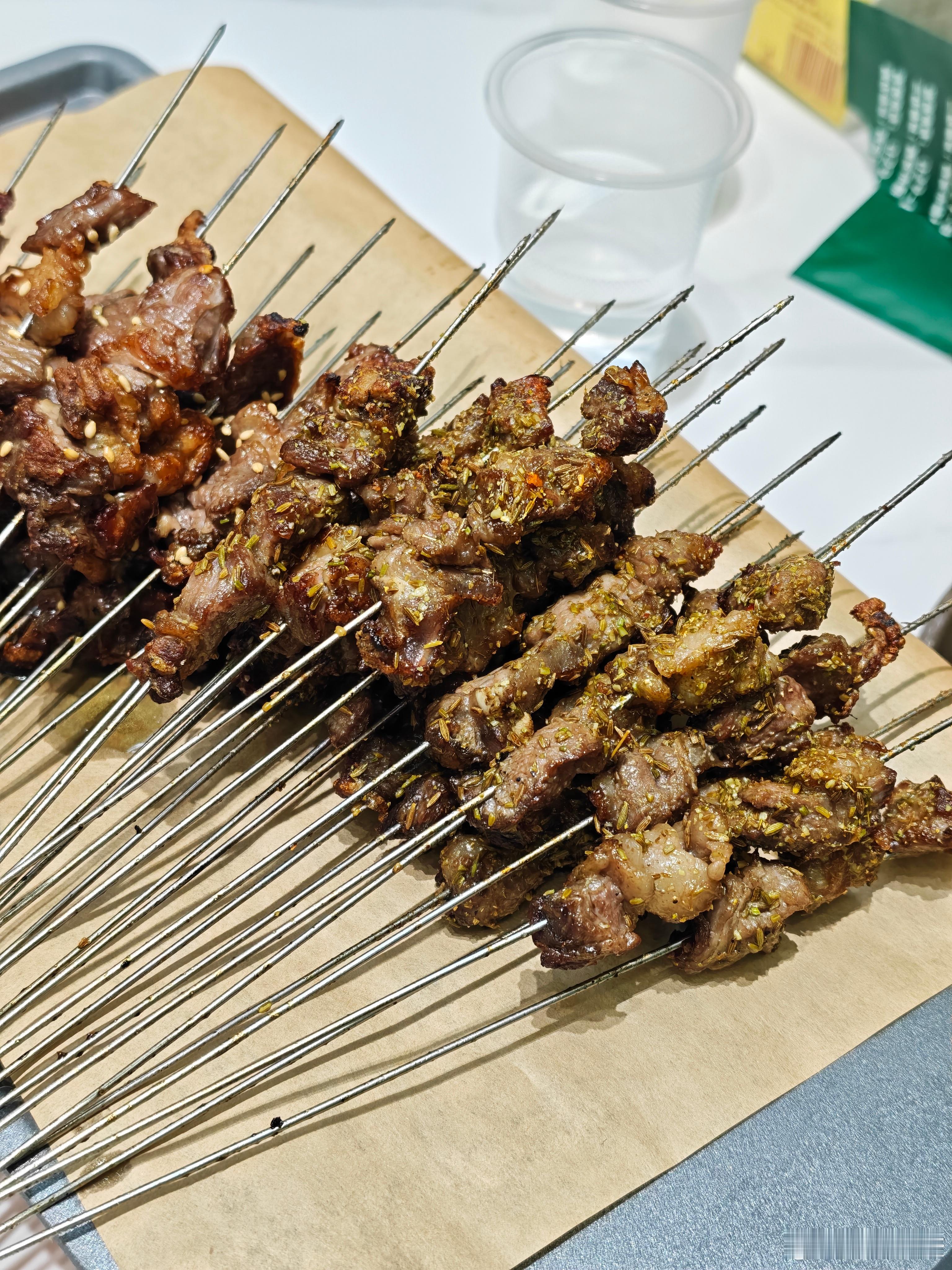 饿了，整点烤肉吃吃吧～PS：带着柚子没法放辣子 