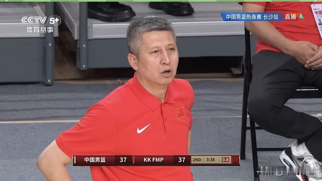中国男篮热身赛82-78战胜塞尔维亚俱乐部队。
   6月3日晚，2026年中国