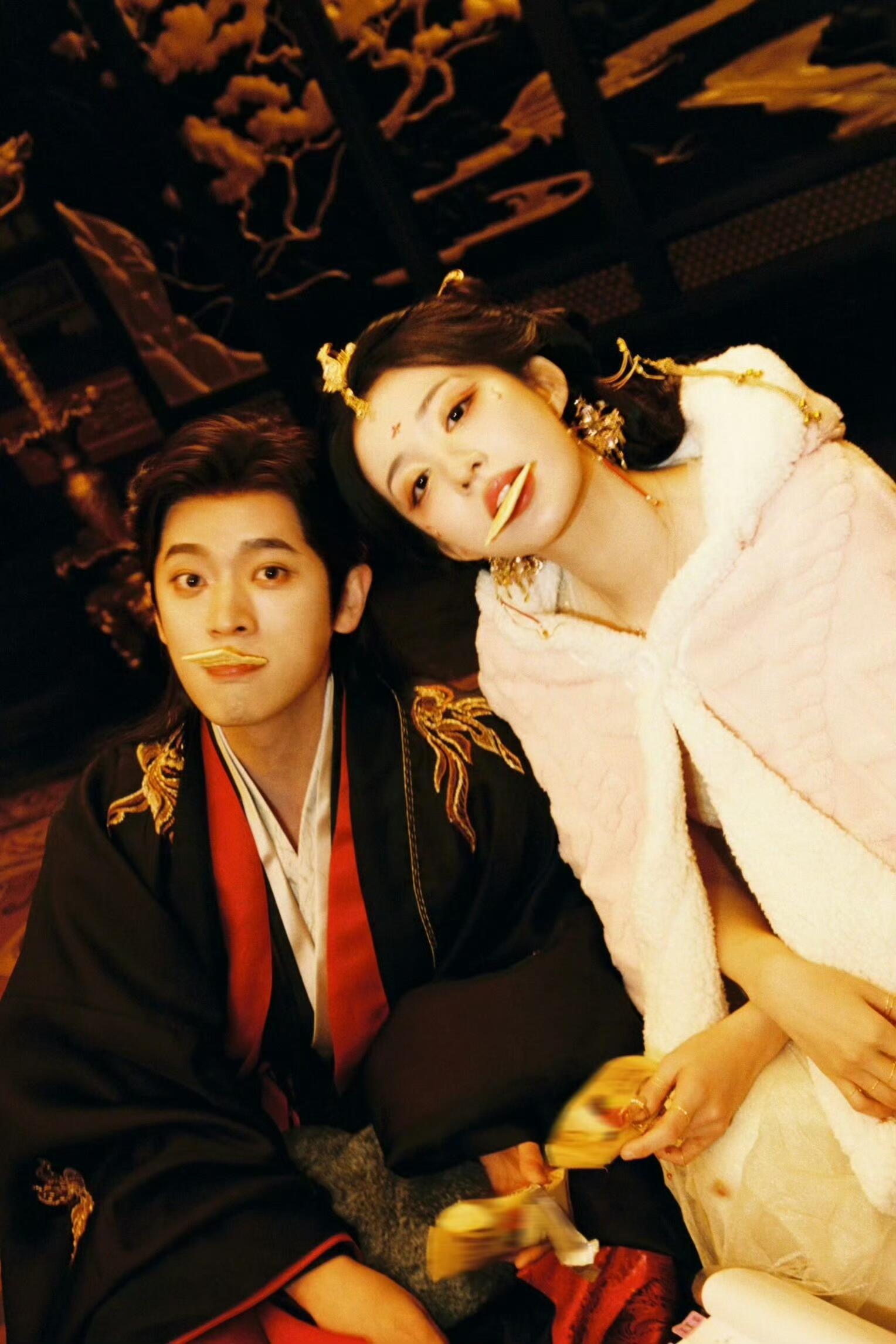 成何体统王楚然丞磊台阶抱主要是这个剧的设定也是非常的带感男女主的颜值也是很高的 