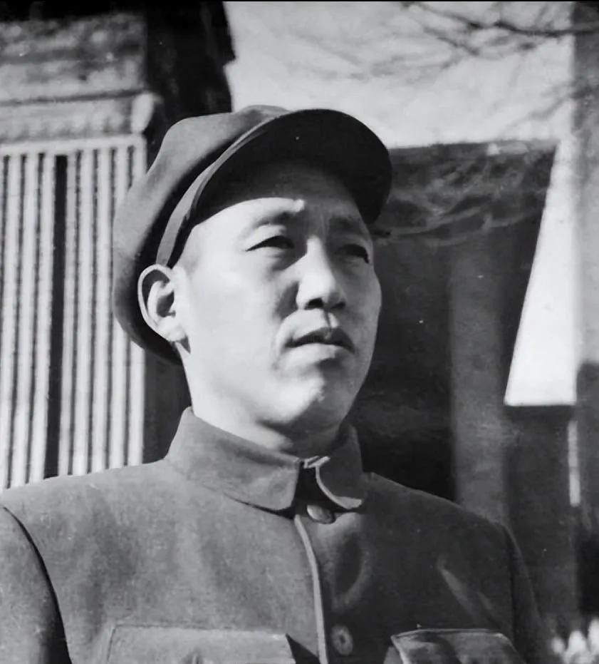 我国首任空军参谋长王秉璋，因泄露国家机密被撤职，死后遗体被冰冻12年。一具冰冻十