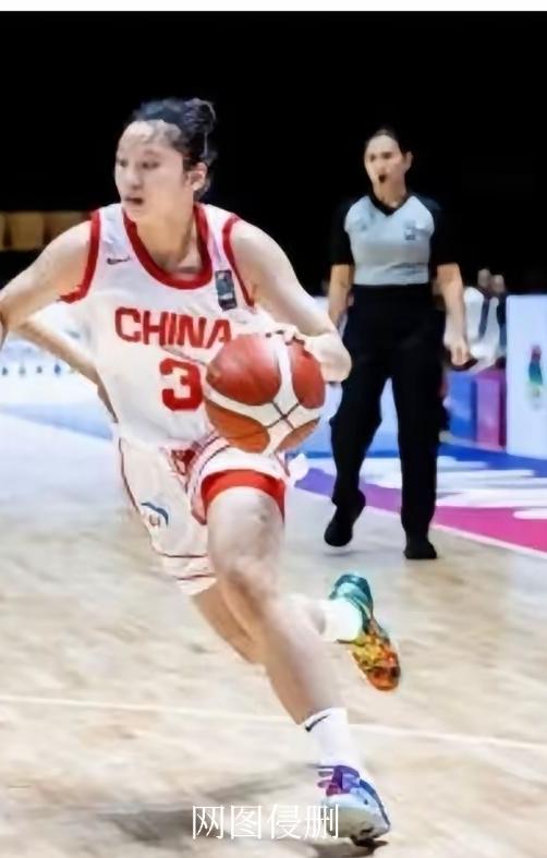 小将李沅珊未来可期。
看了几场u18女篮亚洲杯的比赛，锋线小将李沅珊给人印象深刻