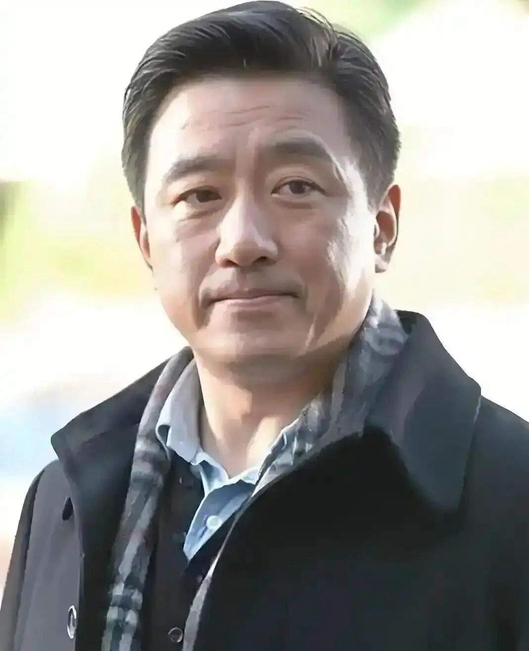 曾经的男神如今也老了，今年68岁了