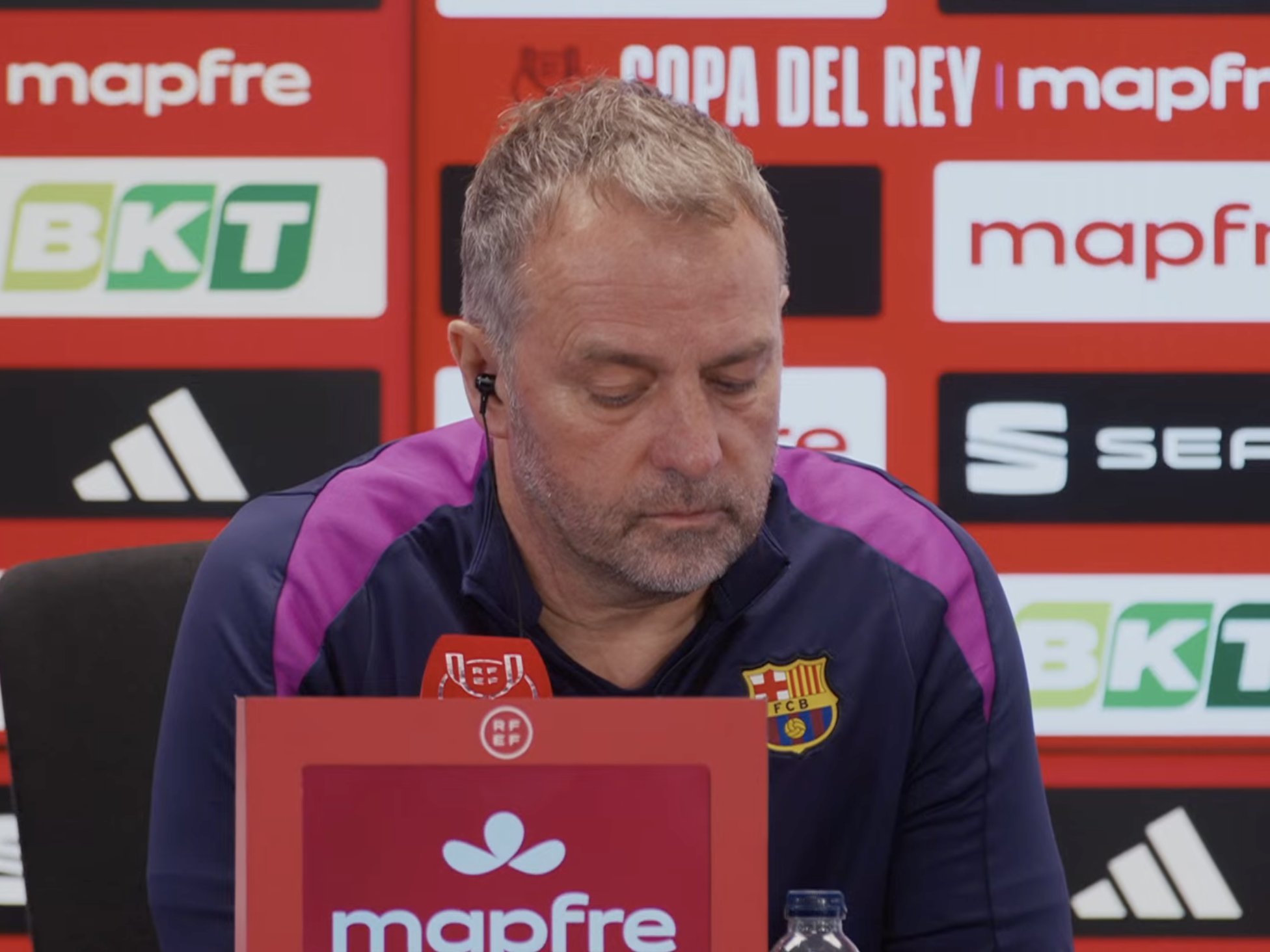 问：明天会有死忠球迷会到场。这对你和球队来说重要吗？ 弗里克： 如你所知，对我来