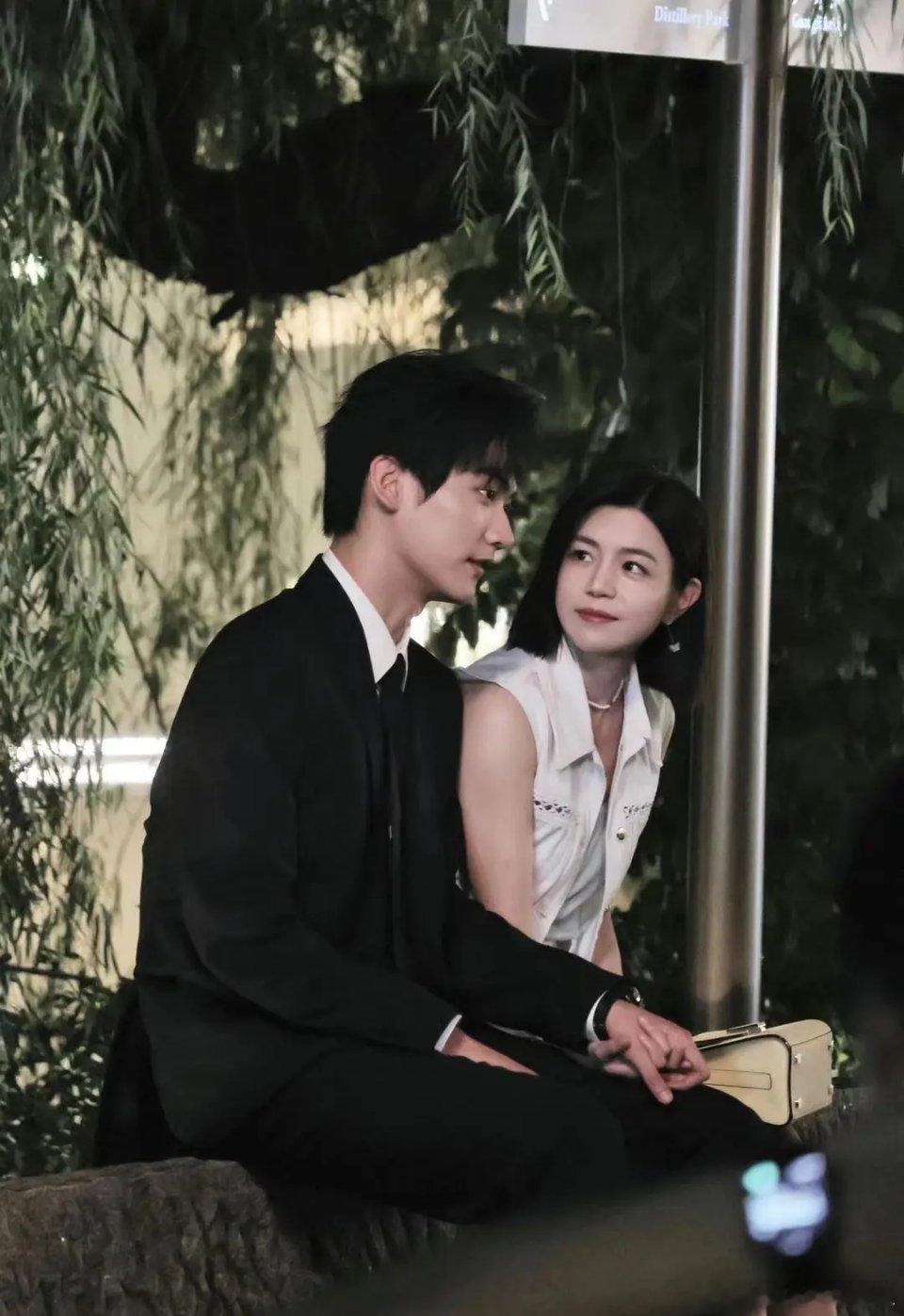 周柯宇和陈妍希有点东西，这姐弟恋氛围……[doge][doge] ​​​