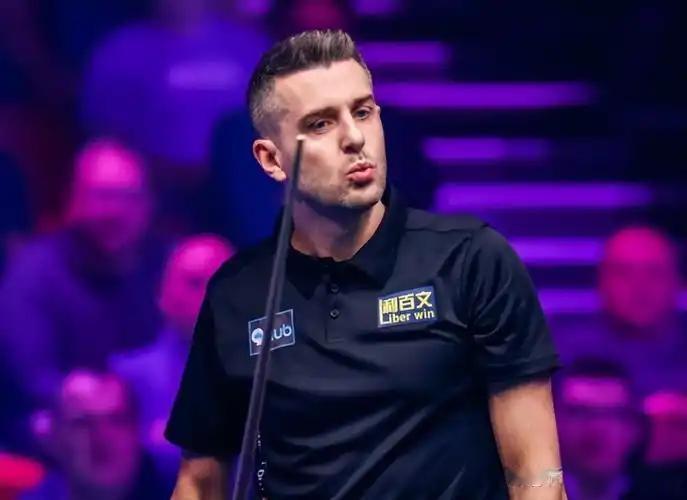 斯诺克冠中冠第三日最新战报：塞尔比6-5险胜马克-威廉姆斯，晋级四强

北京时间