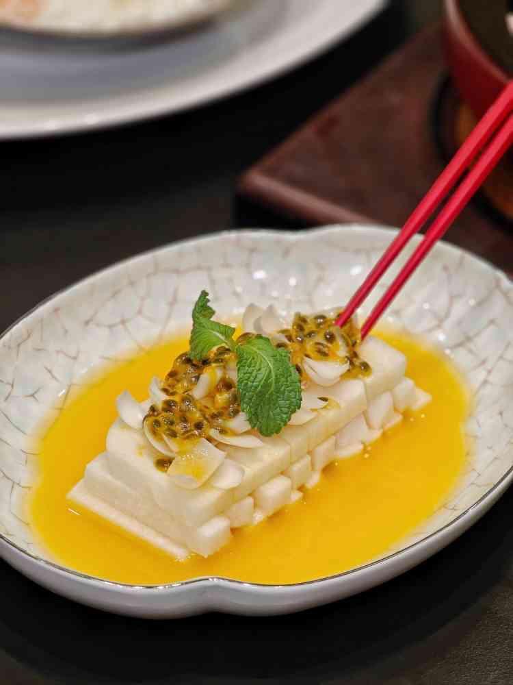 名粤乘龙潮粤融合菜。