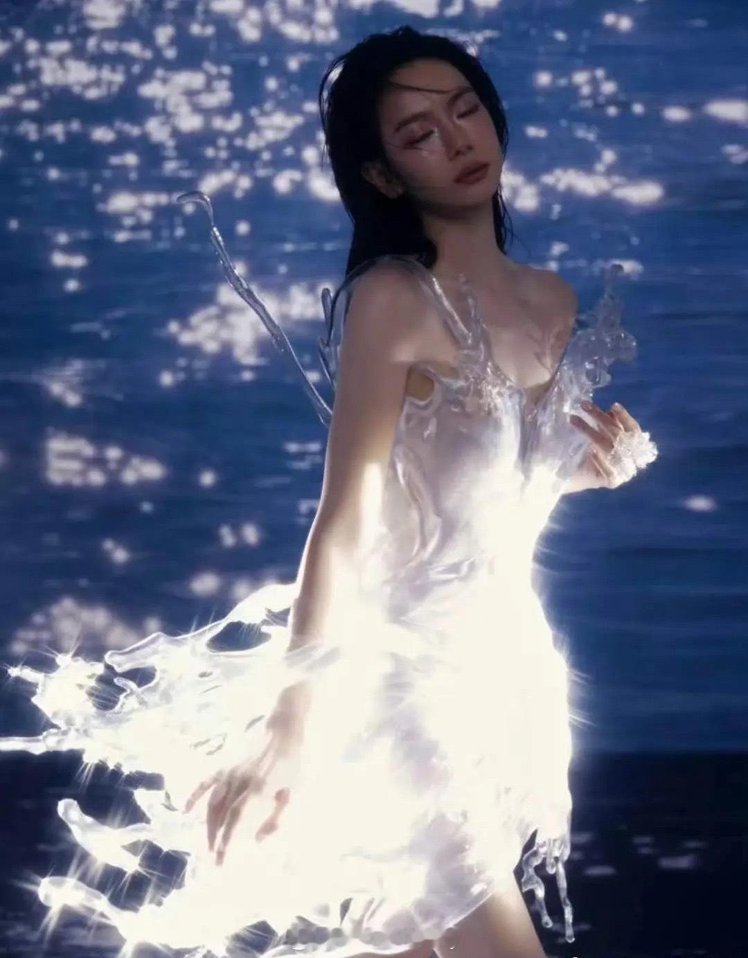 芭莎之夜出图明星们出图合集林允、李一桐、刘雨昕、戚薇、希林娜依高、宋妍霏、李昀锐
