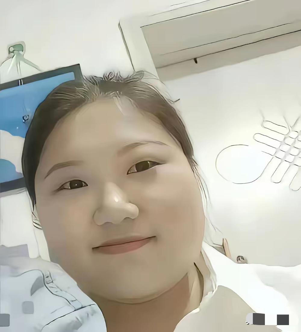 这长相真心说，胖的过了，脸都圆了，再看那个鼻子，细看真受不了，她都28岁了，不值
