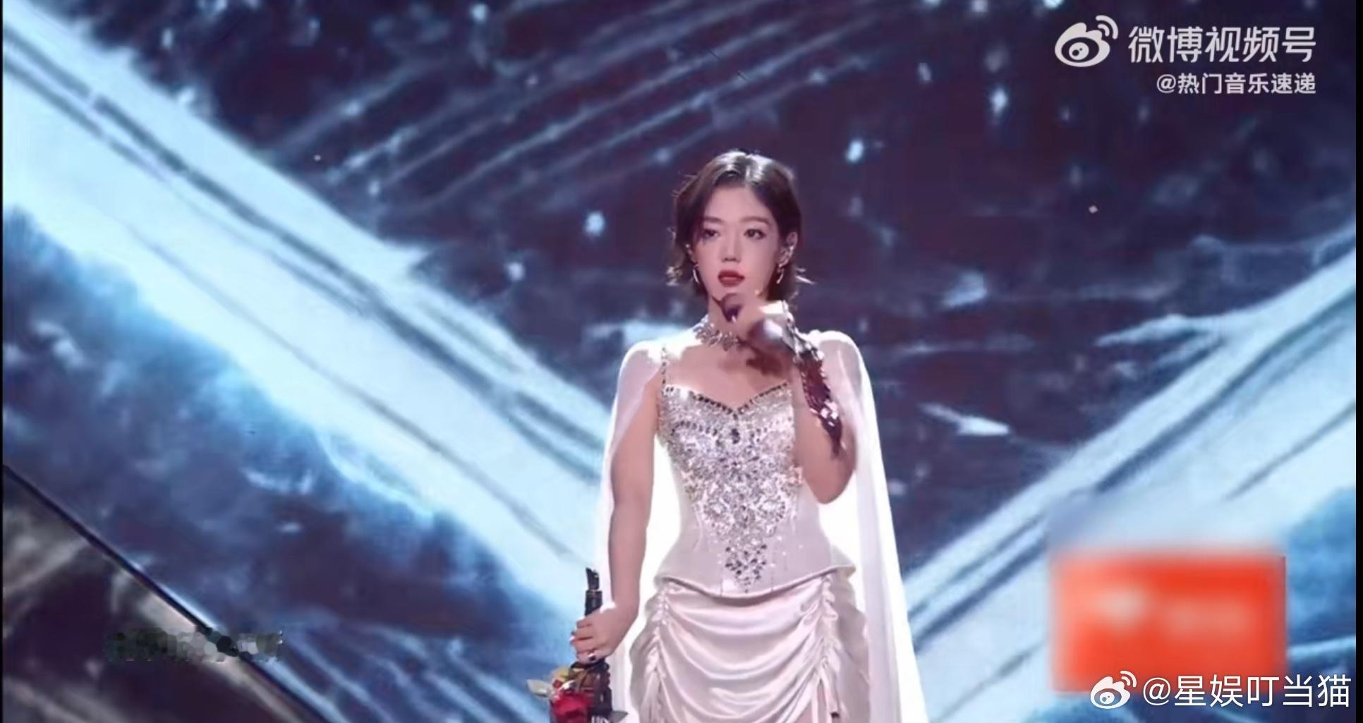 SHarK希林娜依高是骑士是公主 好听好听好听，重要的事情要说三遍！ ​​​