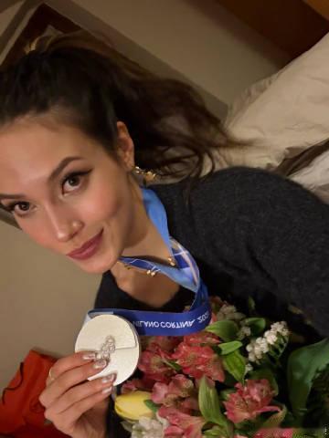 谷爱凌感谢所有支持我的朋友们发博：感谢所有支持我的朋友们💌 