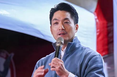 蒋万安近日呼吁大陆多进口台湾农产品，结果岛内马上有人提出一个很现实的问题：台湾想