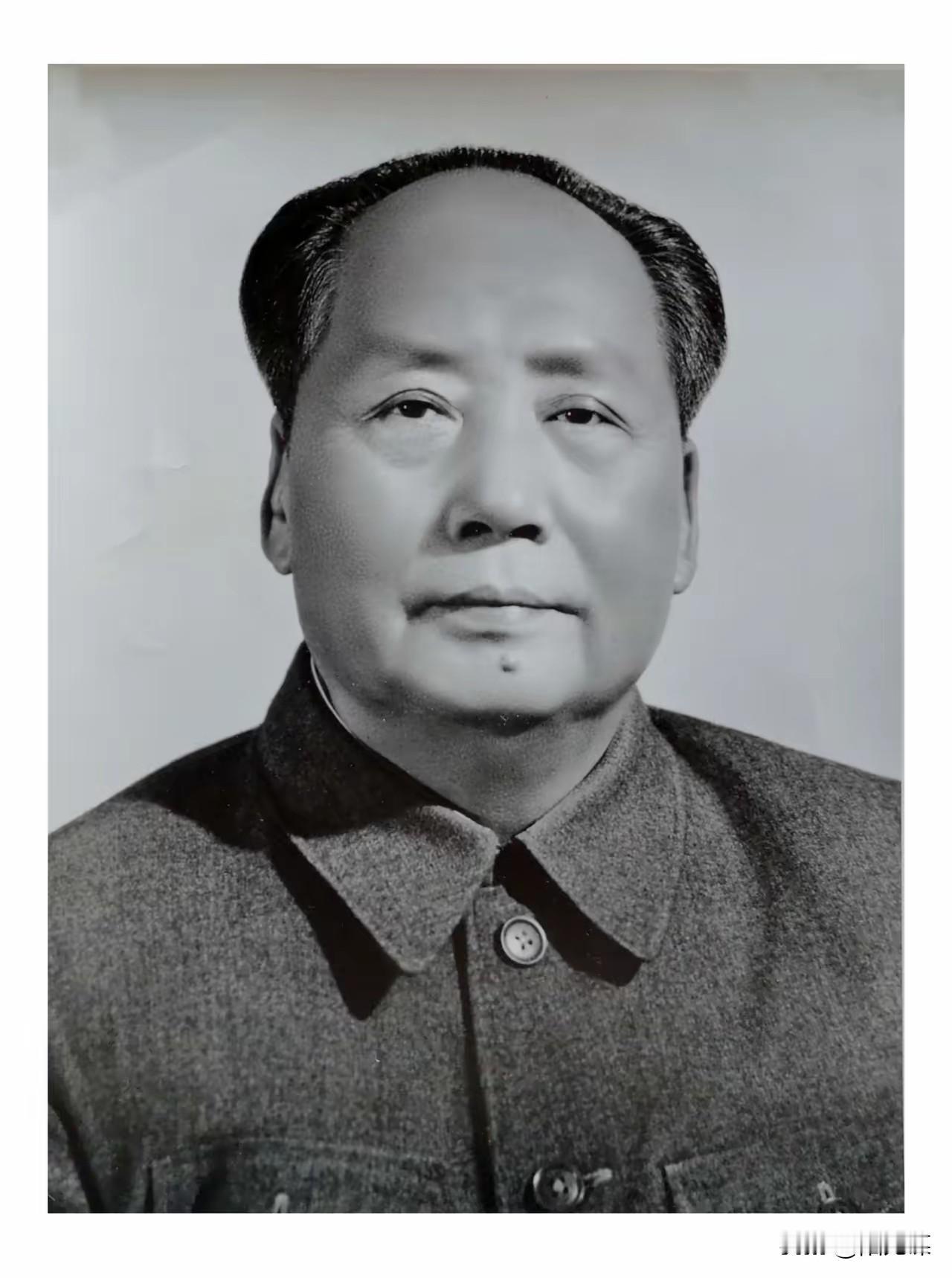 今天是毛主席逝世49周年。
作为一名普通老百姓，此时此刻我纵有千言万语，也只汇成