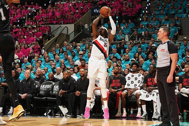 开拓者对马刺G1，相比于克林根，罗伯特-威廉姆斯的表现明显要好出许多，至少在防守