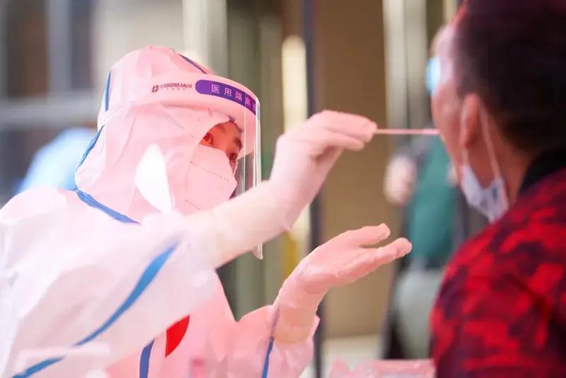 一切都是人造成的、人的过剩、造成重度的，生态生产污染、一切都是人为的，世界只有减