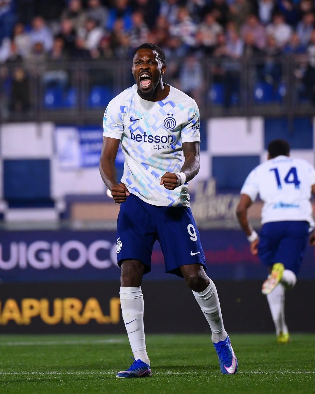 如果用一个九宫格，来表达对阵科莫这场赛后的心情😁