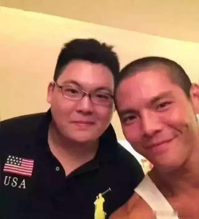 我能接受向佑邋遢，不注意形象，也能接受他腼腆不说话，但不能接受向佐的直播间，弟弟