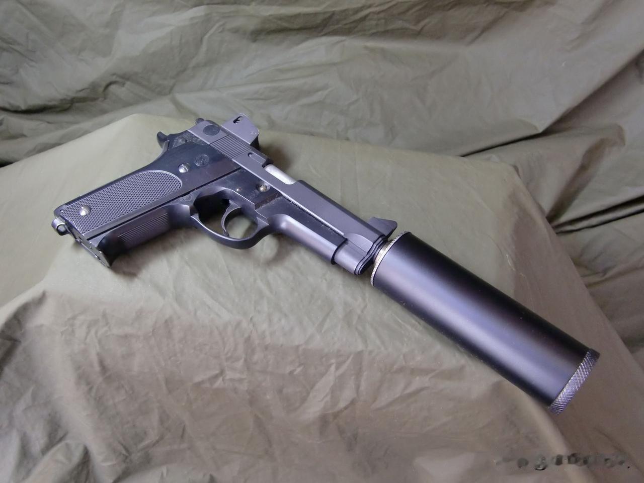Mk22 MOD0 微声手枪
越南战争进行过程中，美国海军针对海豹突击队的秘密作