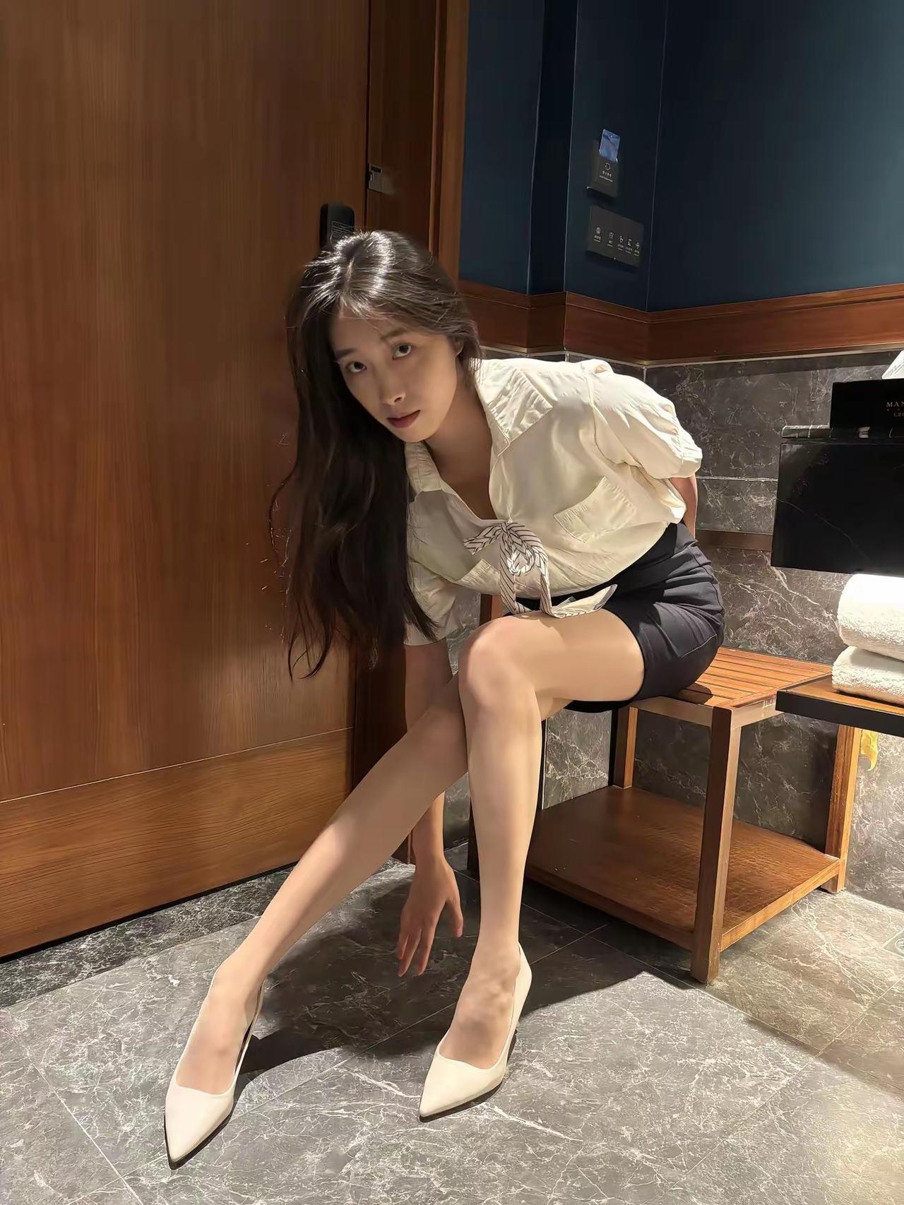 人生在世，最值得领悟的几个道理：
1. ​​能力决定生存​​

社会淘汰机制残酷