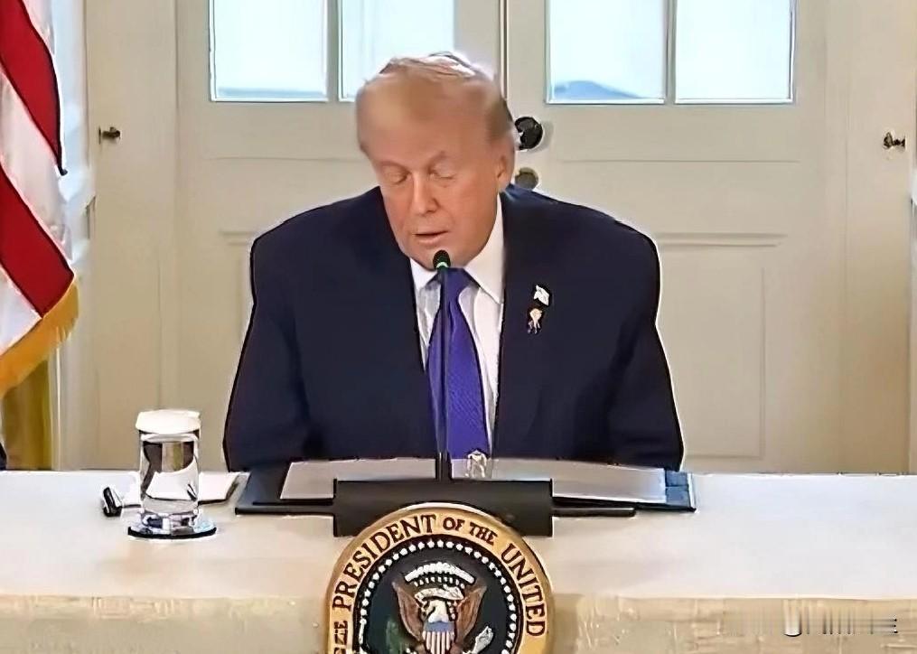 美国国务院将暂停办理75个国家的所有签证。受影响国家包括索马里、俄罗斯、阿富汗、