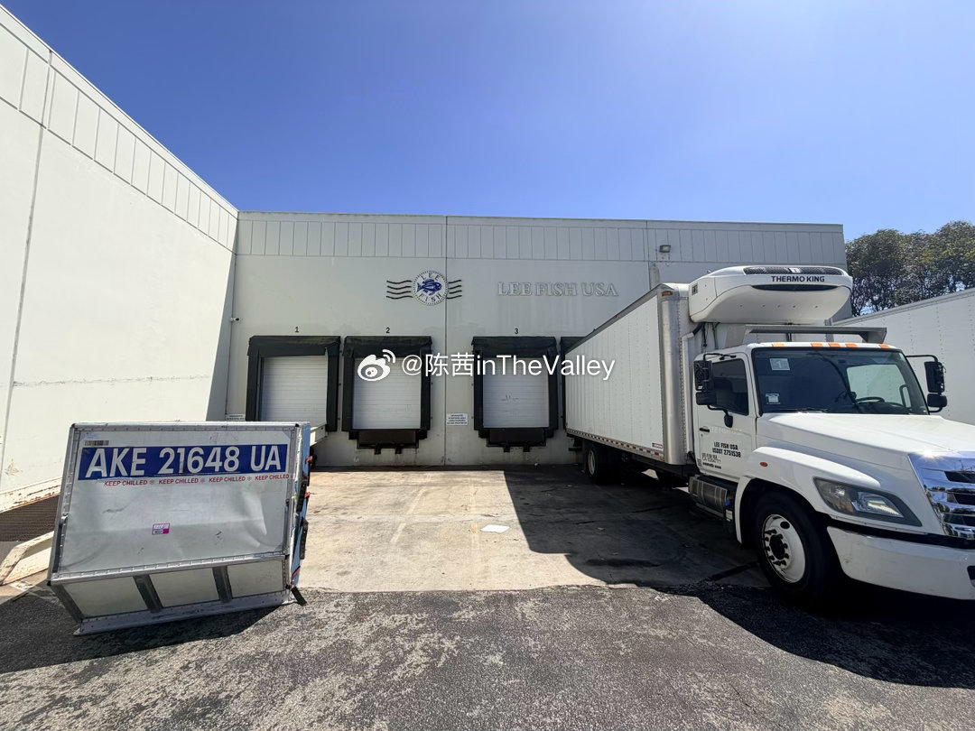 Short trip in LA. 图5-6是SpaceX的第一个warehou