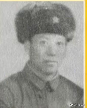 雨夜奇袭、七里背友！志愿军张建明，最动人的战场坚守
 
张建明，1921年生，湖