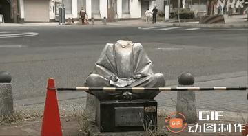 这事不管是谁干的，我都愿意搬个小板凳，在一边嗑着瓜子慢慢看戏品鉴。

你看，日本