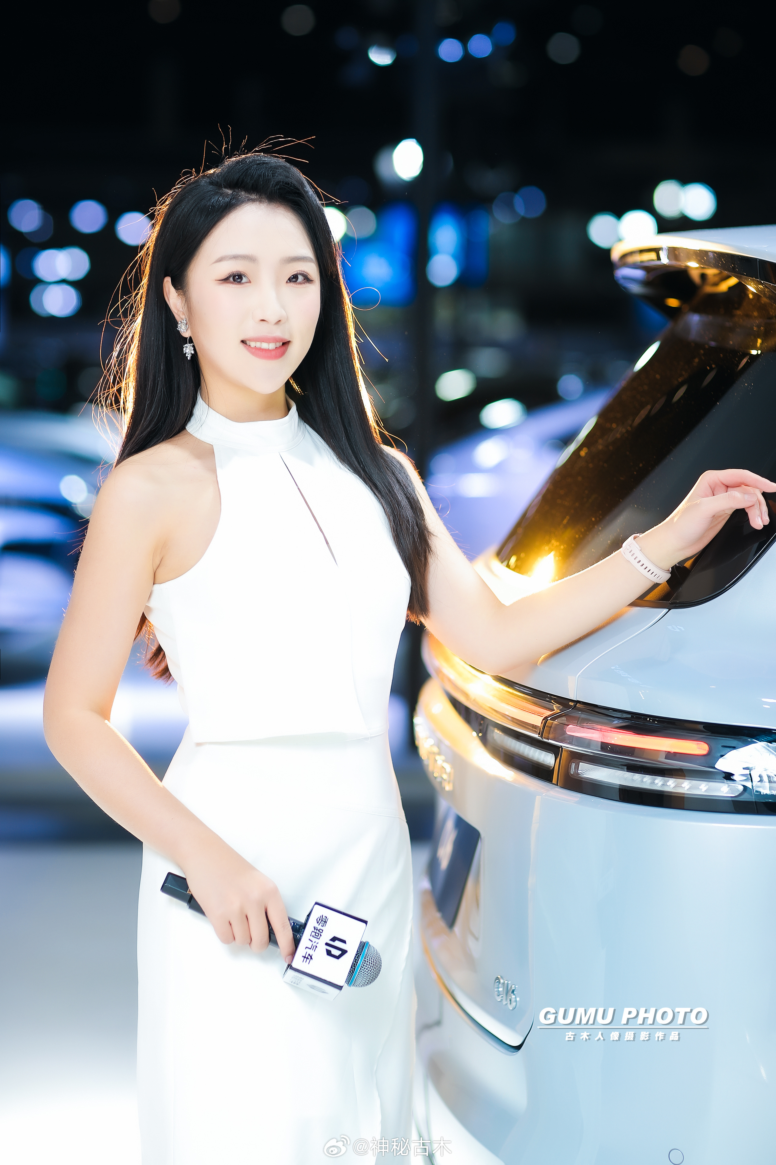 2025成都双十二车展零跑展台主持小姐姐2025成都双十二车展 