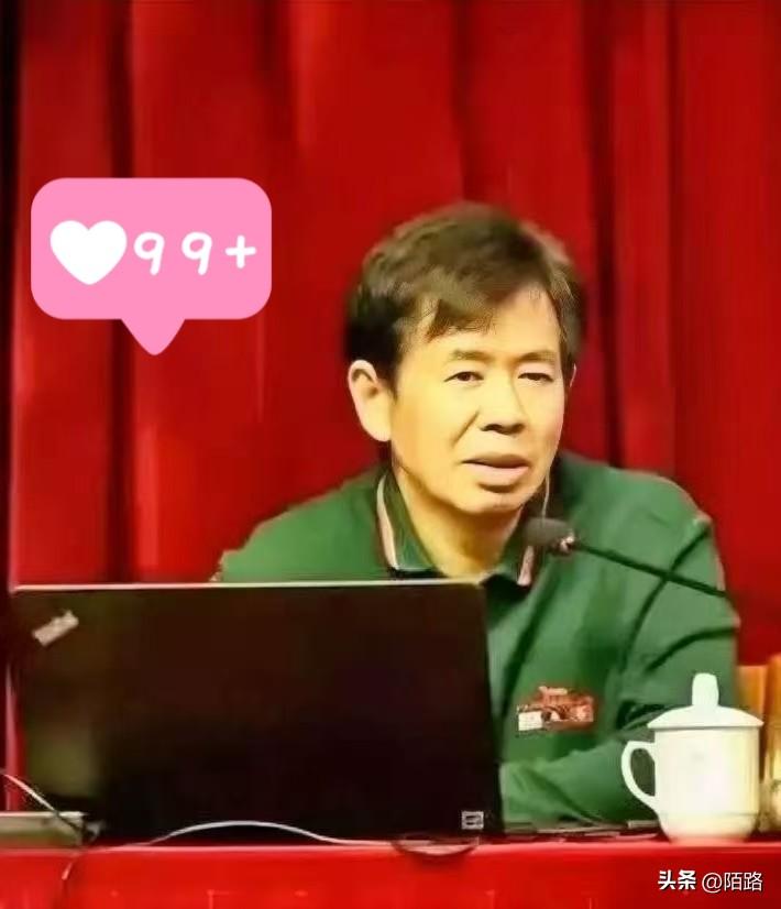 戴旭曾表示：航母、五代机、远程导弹堆起来也没用，如果不敢亮剑、不给挑衅者代价，中