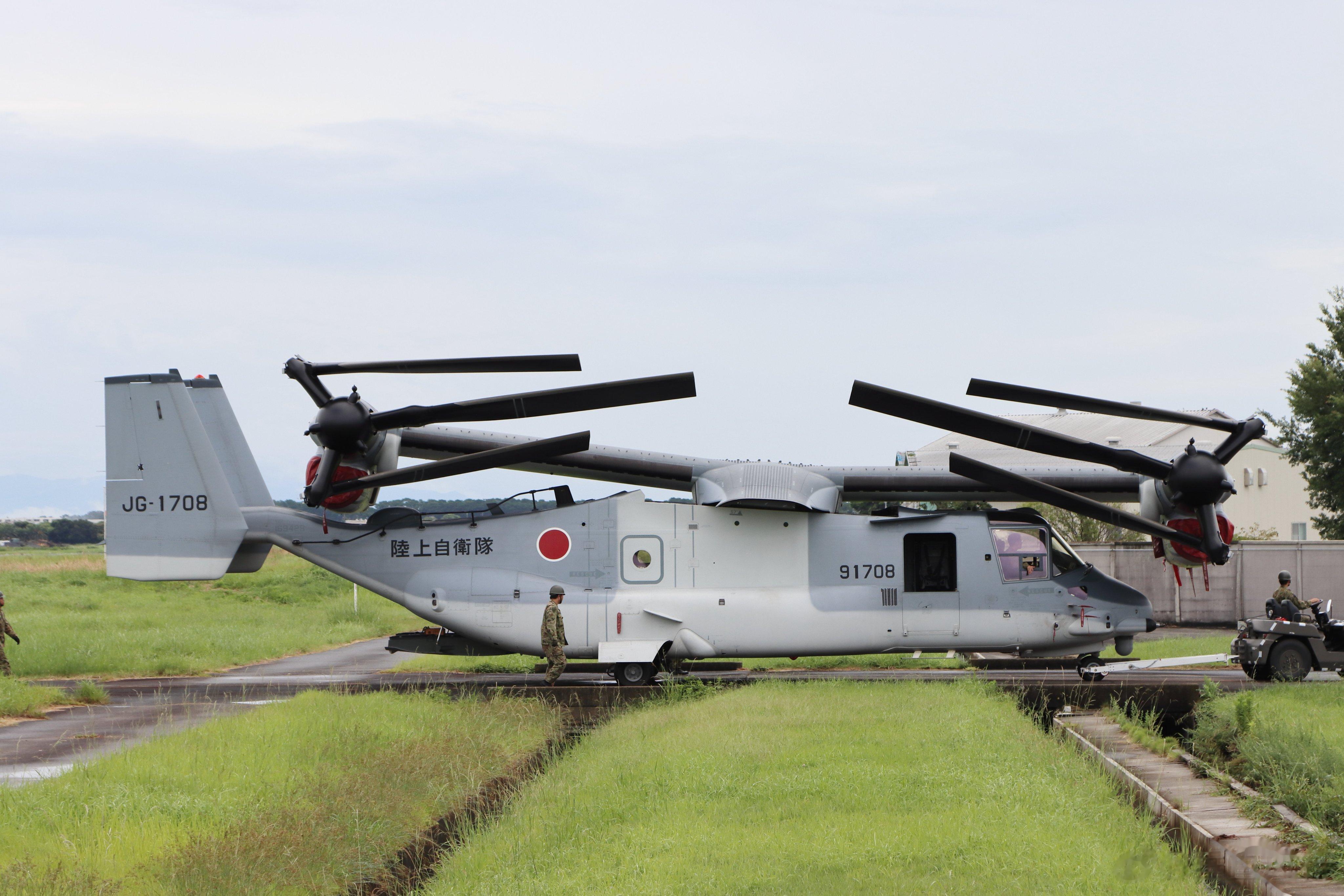 陆自鱼鹰过草#武器装备[超话]##航空[超话]# ​​​