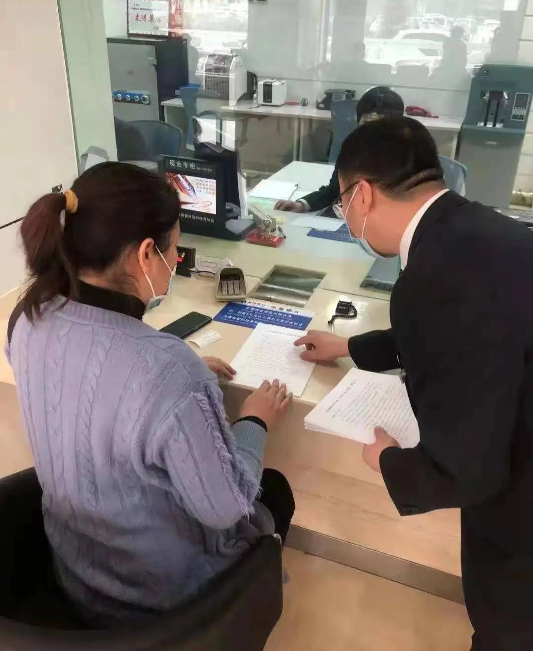 现在明明有很多人的工作还不如银行，但是为什么却一直在抖音和小红书吐槽银行，一直喷