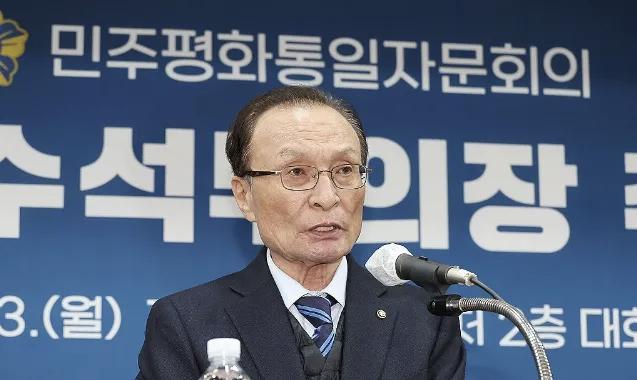 73岁了还上班，倒在异国土地上，韩国前总理的最后一程让人感慨（详见附图）！
刚看