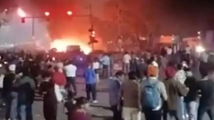 新德里传来一声巨响，数十人当场被炸死，印度不敢再甩锅巴基斯坦
根据媒体报道，就在