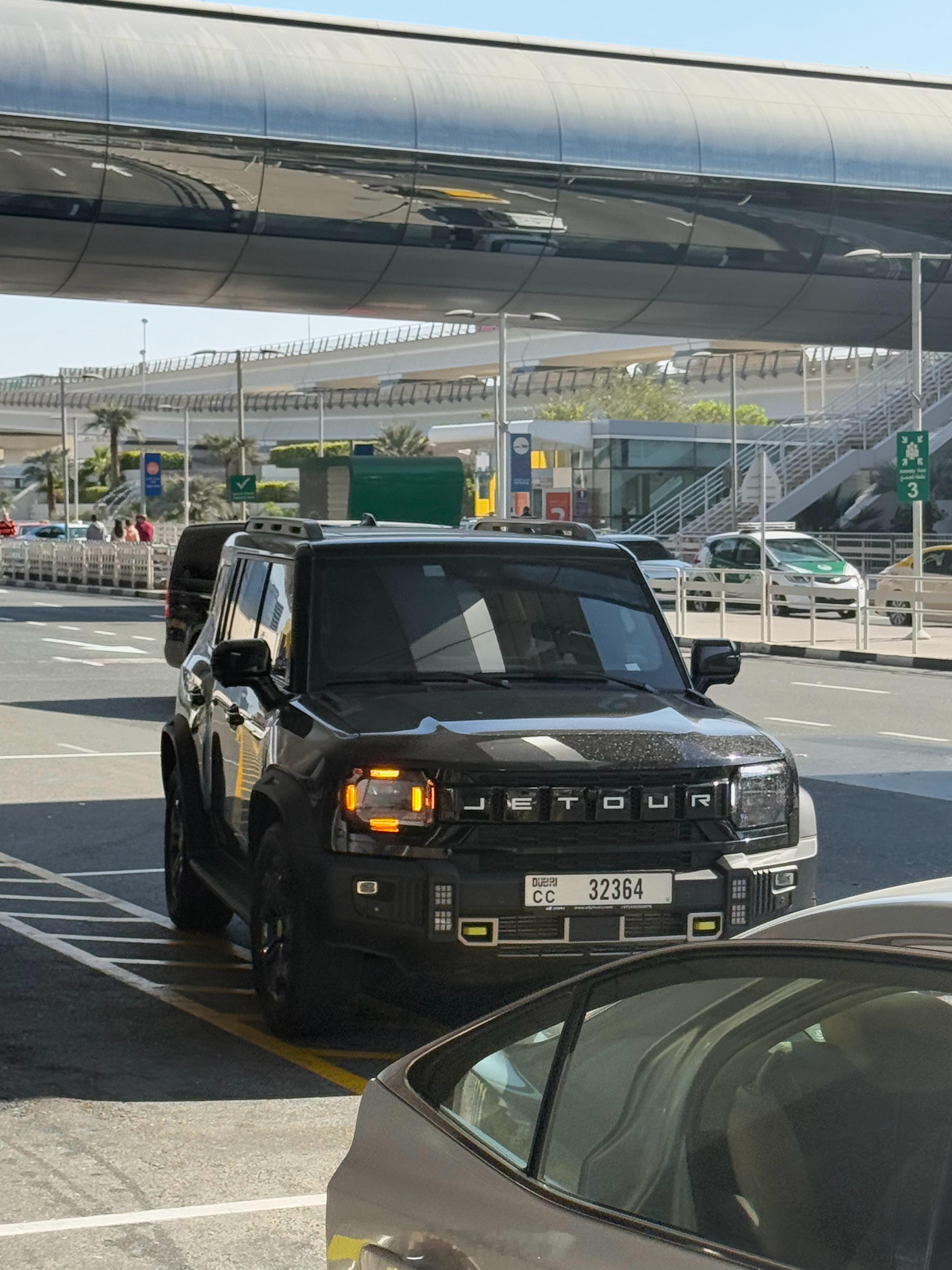 迪拜的中国车！  