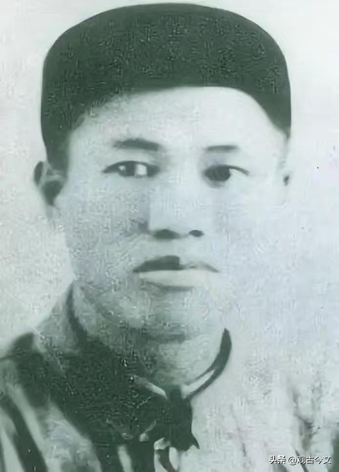 邓华上将戎马一生，早年投身革命，跋涉漫漫长征路。烽火岁月转战南北，屡立奇功。抗美