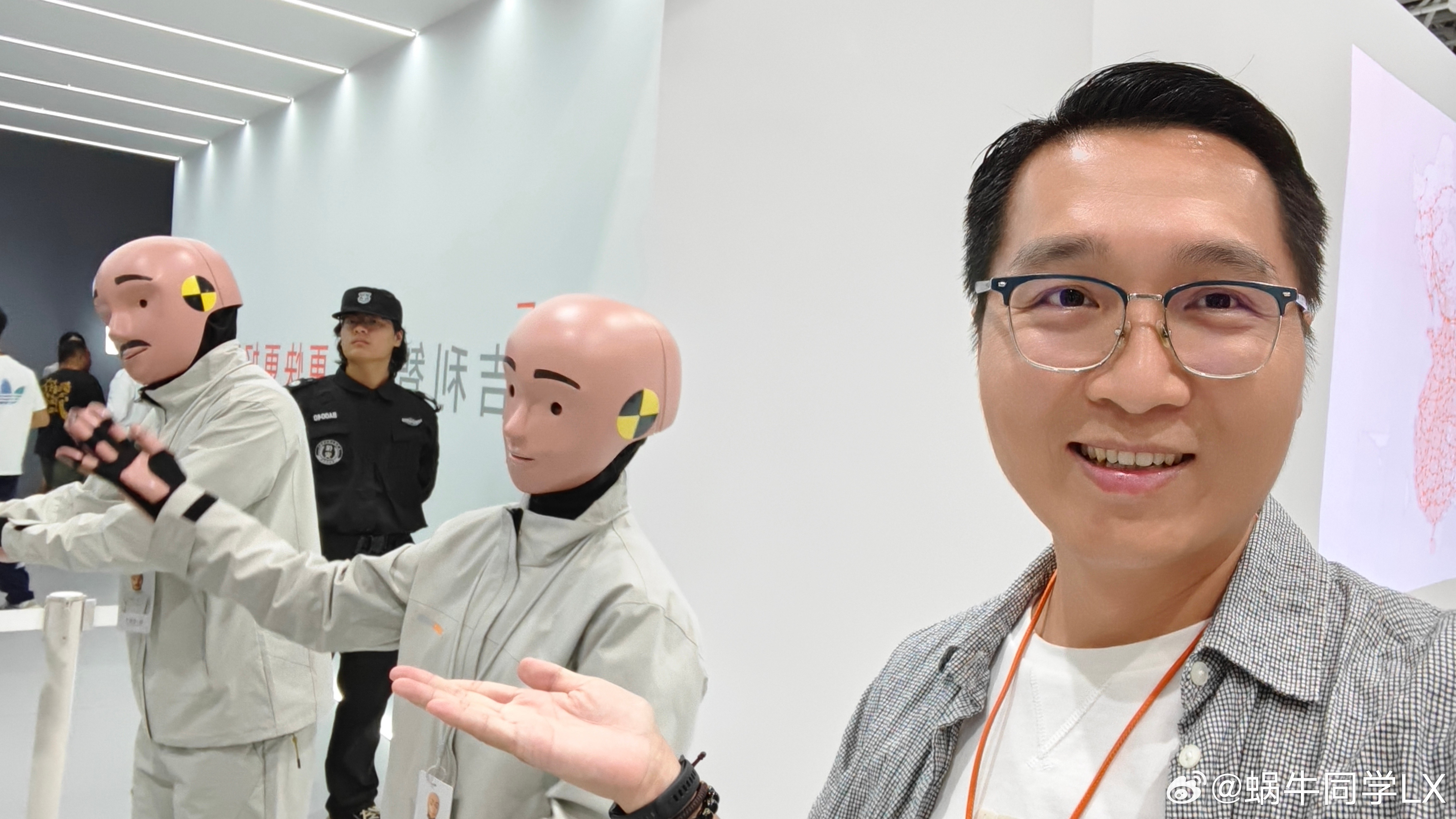 亲临吉利新一代AI智充技术发布会现场，感受补能技术的全新升级。吉利提出，单纯充电