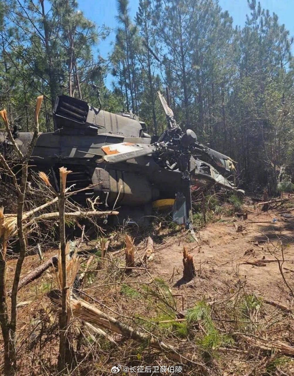 美国东部时间周四上午7点，一架美国阿帕奇直升机在鲁克堡的Ech Stagefie