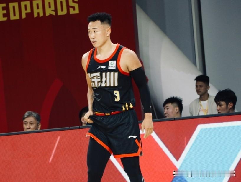 CBA联赛的赛场上，上一轮赵继伟重新回归，帮助球队在新疆伊力特面前拿到一场期待中