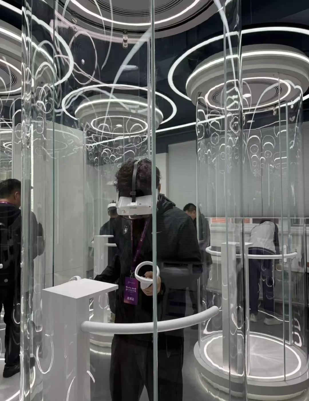 清华附中 110周年返校
作为百年入学的c15 十年前来到了这里 今天可以有幸不