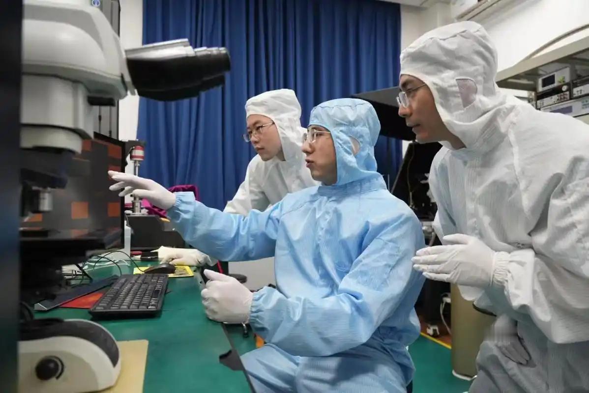 美国FCC又下狠手，直接封死中国实验室的检测路！

4月30日，他们全票通过提案