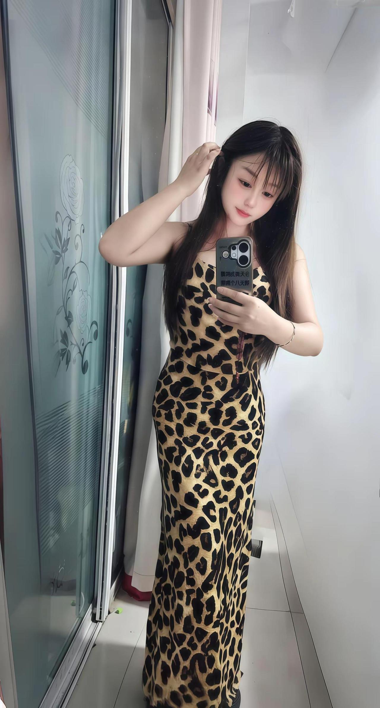 天天打开都是豹纹裙   叛逆的我入手了   先嘚瑟一下😅😅😅
