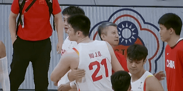 接连赢下两场硬仗，郭士强指导也是暂时卸下了沉重包袱，可以回家过一个相对轻松的十五