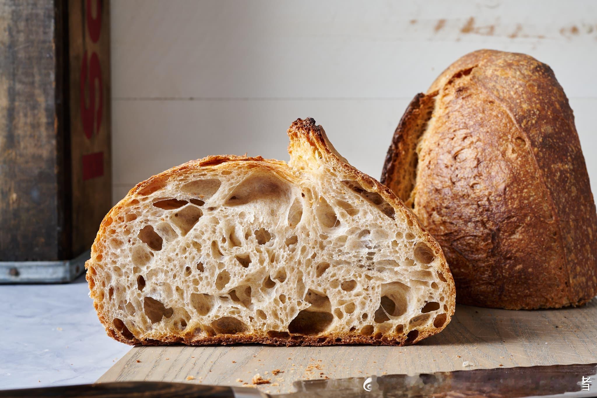 超市里什么样子的面包是酸面包超市里的**酸面包（Sourdough Bread）