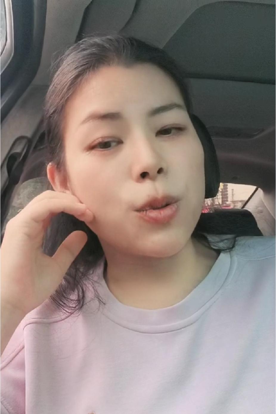 今天姚家妞妞和云昊陪同柴桑大姐去外地办事！

今天柴桑大姐没有直播，常看柴桑大姐