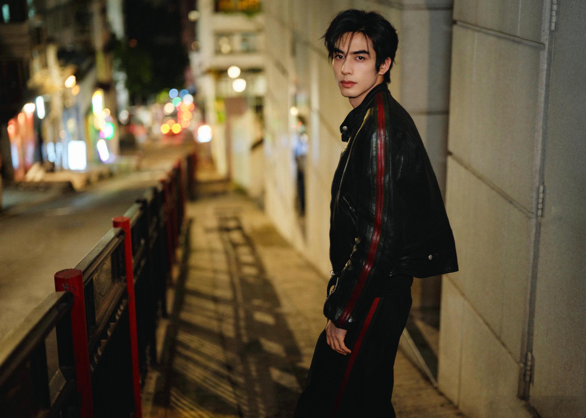 宋威龙｜GUCCI今日亮相香港线下活动造型图集揭晓 ！夜色流转 、霓虹闪烁 ，魅