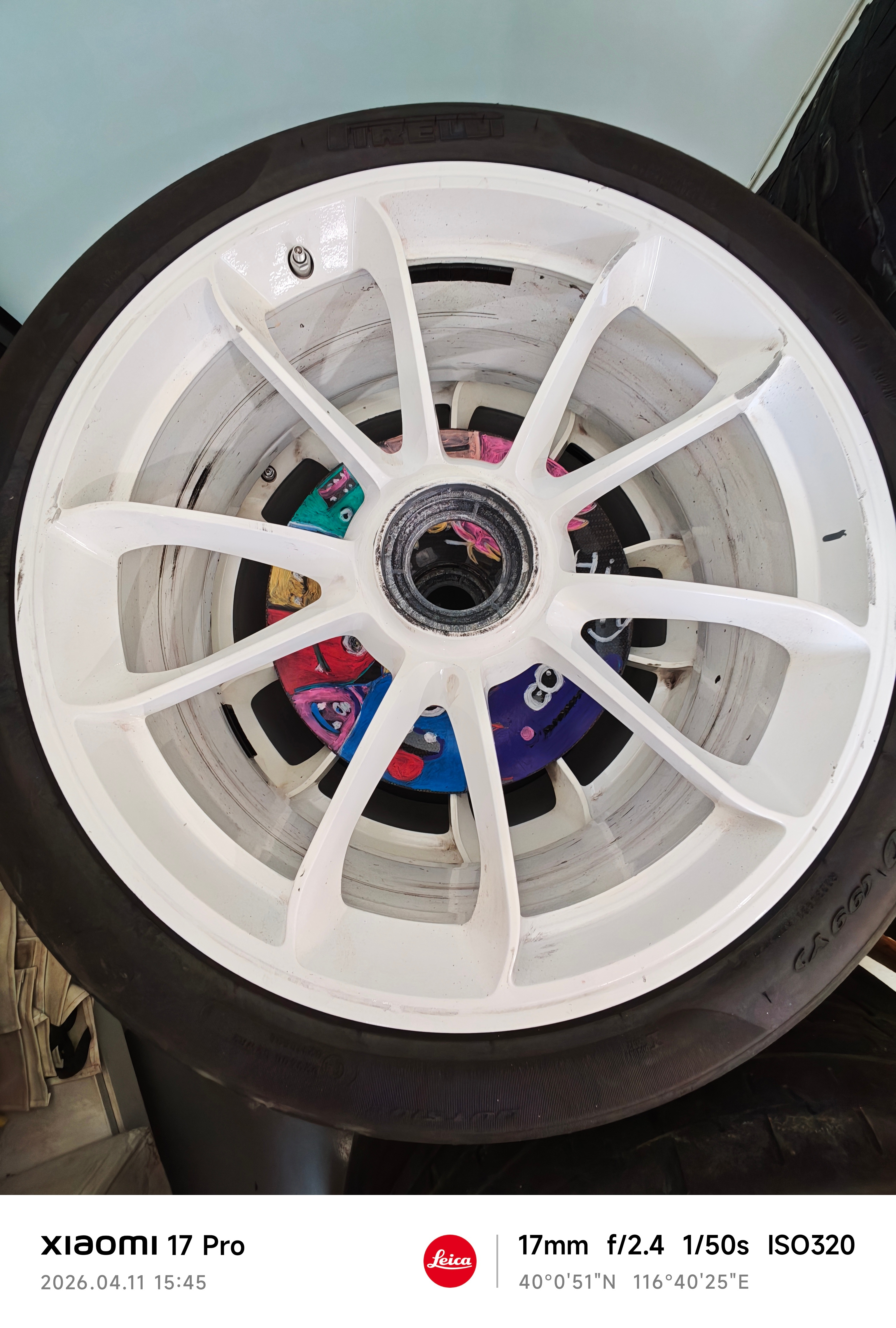 这轮毂涂鸦挺有意思 北京