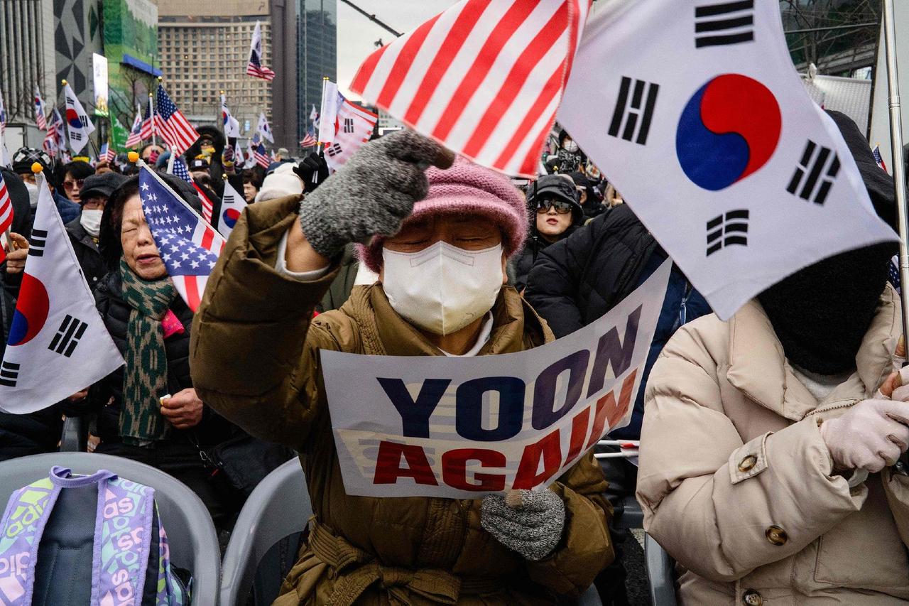 截止到9月15日，韩国已有5.9万人参与联署，要求禁止中国人免签入境韩国，并加强